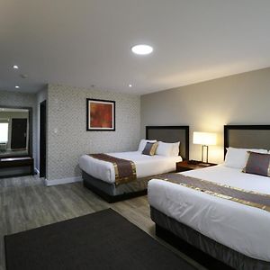Lakeside Queen Room on Second Floor Two Queen Beds Non-Smoking