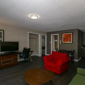 One-Bedroom Suite Two Queen Beds Lake View Non-Smoking